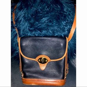 Dooney & Bourke shoulder/crossbody bag